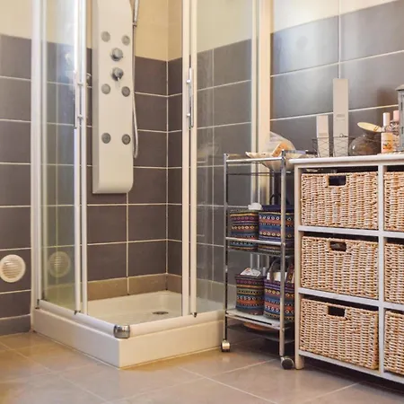 3 Bedroom Gorgeous In Cervione