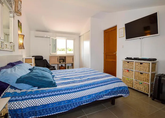 Vakantiehuis 3 Bedroom Gorgeous In *