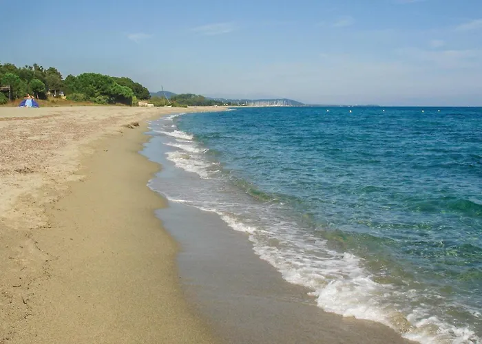 度假居 3 Bedroom Gorgeous In 切尔维奥内