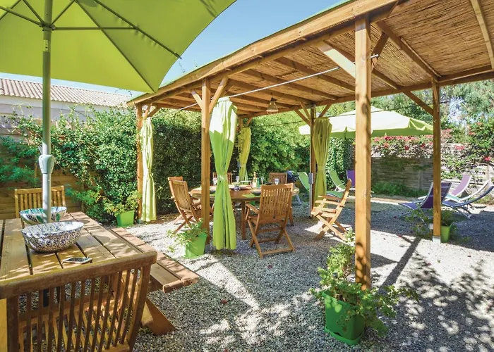 Vakantiehuis 3 Bedroom Gorgeous In Cervione